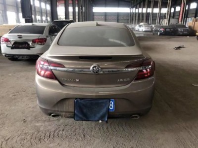 15年别克君威小型车