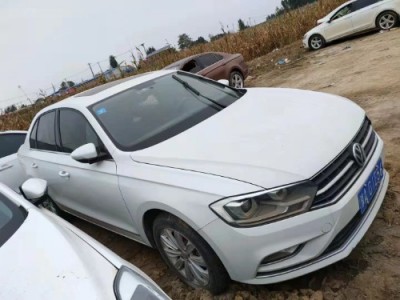 年大众宝来小型车