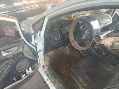 18年起亚起亚K3小型车