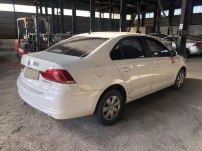 18年大众桑塔纳小型车