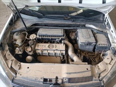 13年大众高尔夫小型车