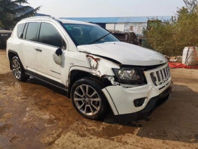 15年Jeep指南者小型车