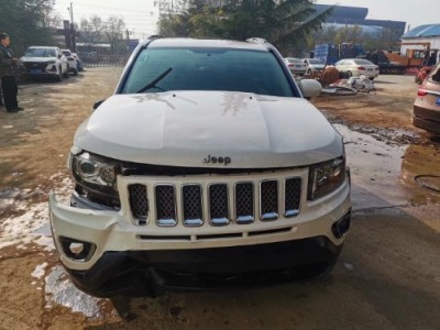 15年Jeep指南者小型车