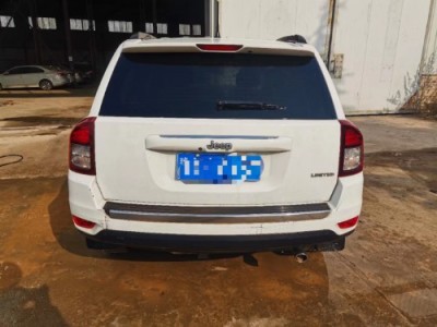 15年Jeep指南者小型车