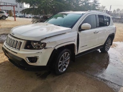 15年Jeep指南者小型车