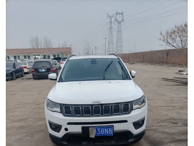 17年Jeep指南者小型车