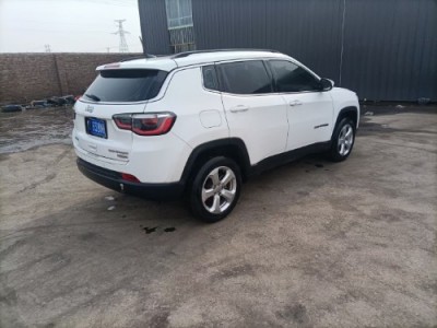 17年Jeep指南者小型车