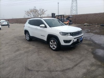 17年Jeep指南者小型车