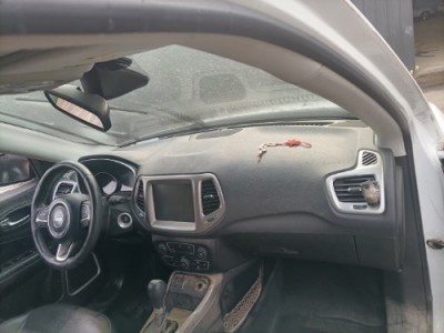 17年Jeep指南者小型车