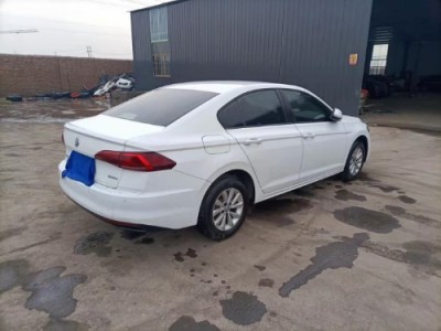 20年大众宝来小型车