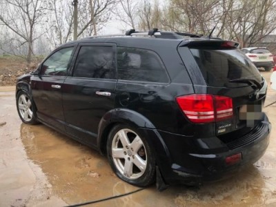 10年道奇酷威小型车