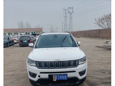 17年Jeep指南者小型车