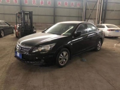 12年本田雅阁小型车