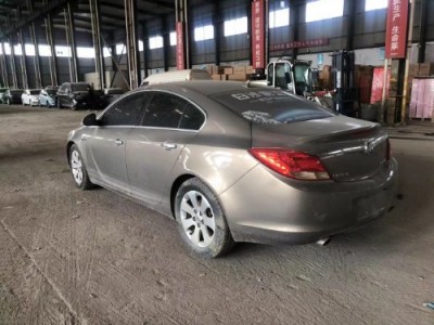 11年别克君威小型车