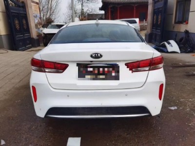 17年起亚起亚K5小型车