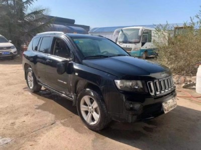 12年Jeep指南者小型车