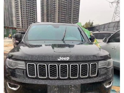 19年Jeep大切诺基小型车