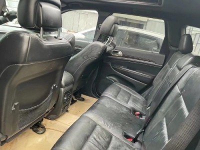 15年Jeep大切诺基小型车