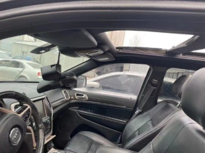 15年Jeep大切诺基小型车