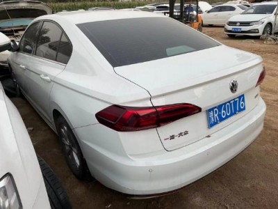 20年大众宝来小型车