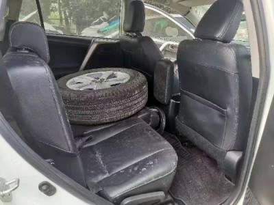 15年丰田RAV4荣放小型车