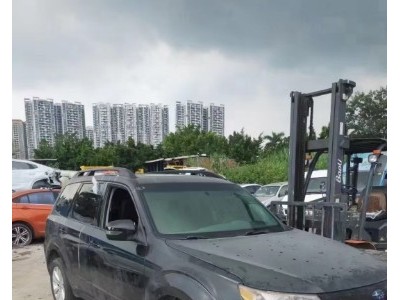 13年斯巴鲁森林人小型车