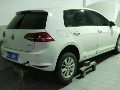 14年大众高尔夫中型车