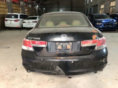 11年本田雅阁中型车