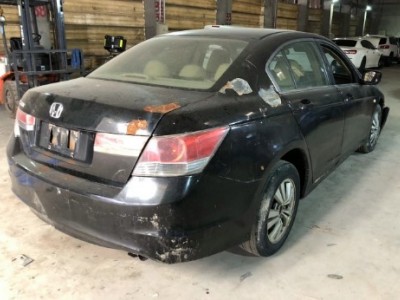 11年本田雅阁中型车