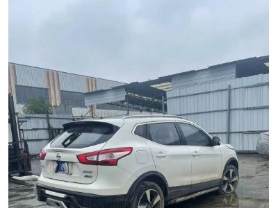 17年日产逍客小型车