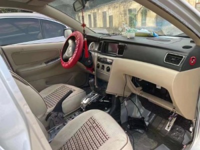 16年丰田花冠小型车