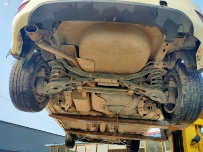 15年福特福克斯小型车