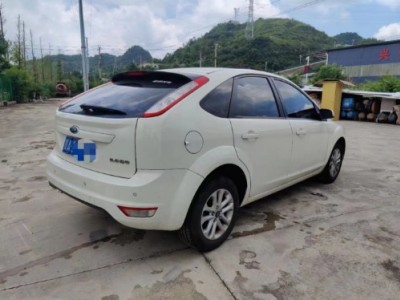 16年福特福克斯小型车