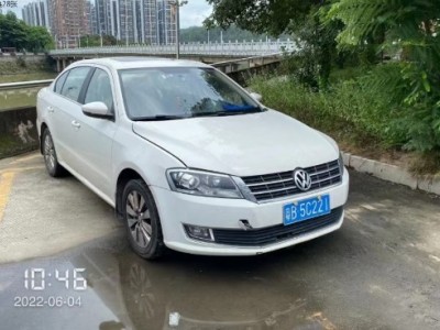 14年大众朗逸小型车