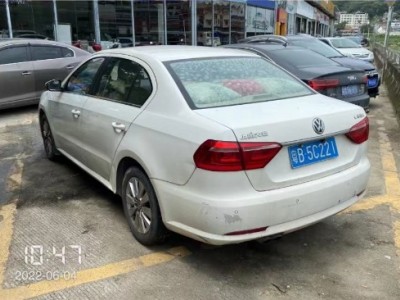 14年大众朗逸小型车