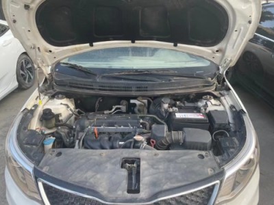 17年起亚起亚K2小型车