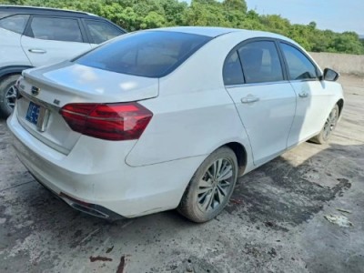 18年吉利帝豪小型车