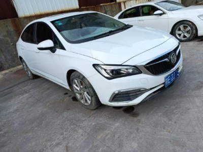 19年别克威朗中型车