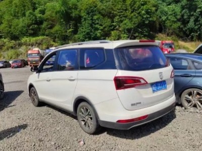 19年宝骏宝骏730SUV