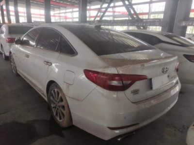 17年现代索纳塔中型车