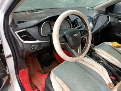 17年雪佛兰科沃兹中型车
