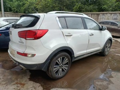 15年起亚智跑SUV