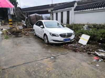 16年别克英朗中型车