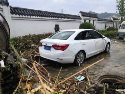 16年别克英朗中型车