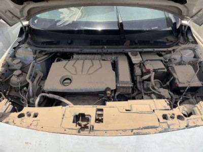 16年标致标致408小型车
