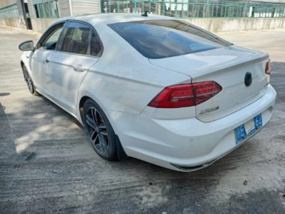 20年大众凌渡中型车