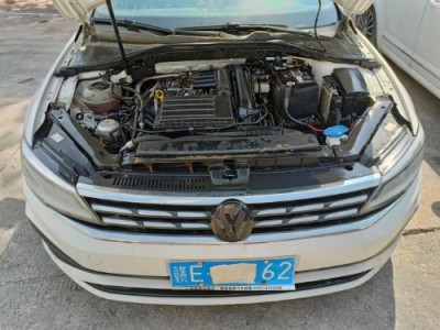 20年大众凌渡中型车