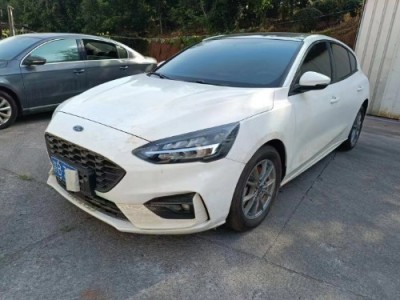 21年福特福克斯小型车