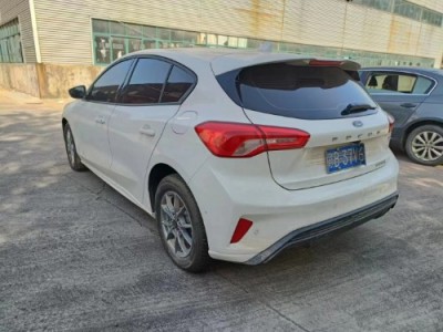 21年福特福克斯小型车