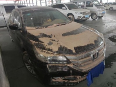 15年本田雅阁小型车